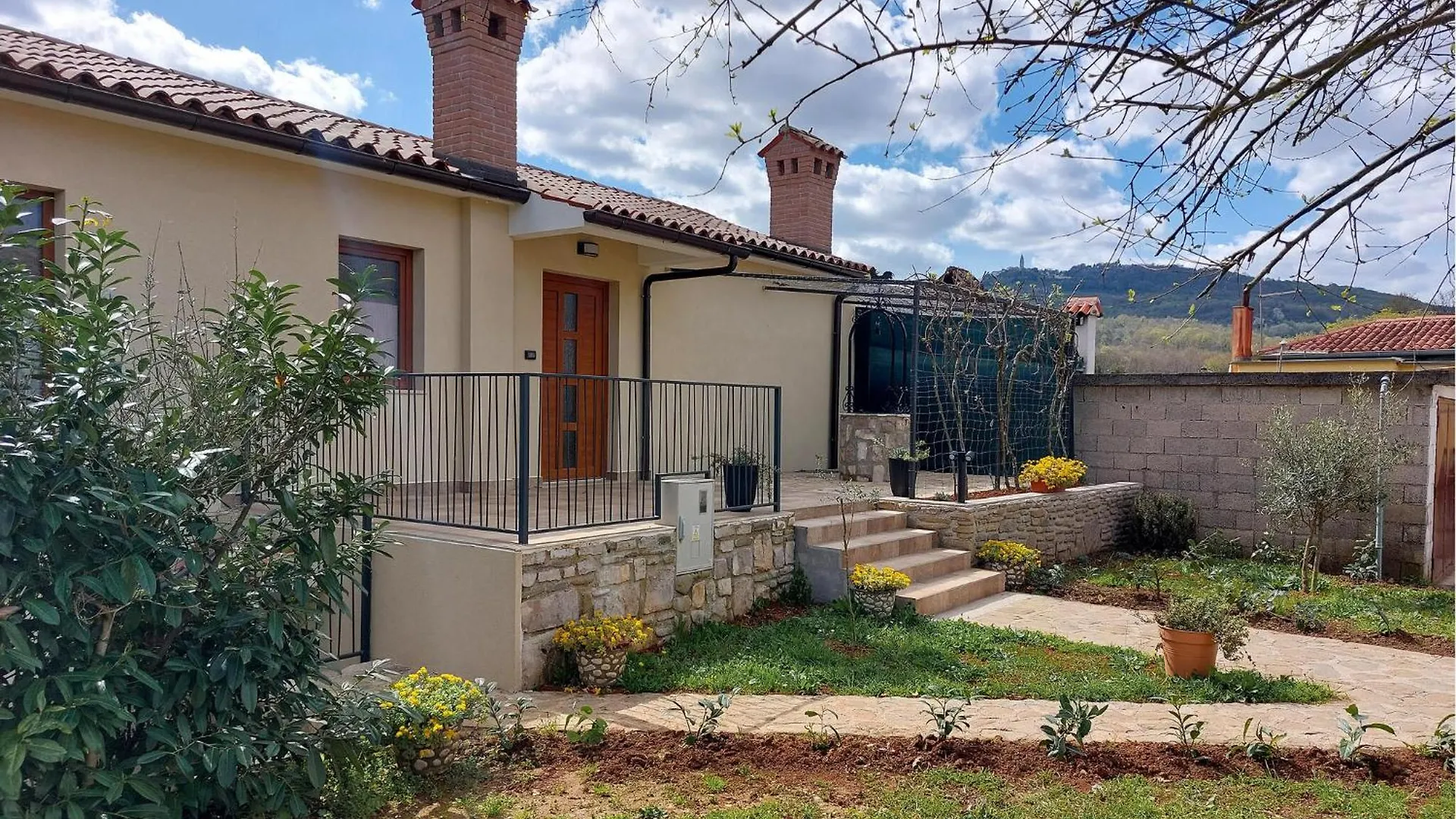 Beautiful Home In Podpican With Kitchen Potpićan 0*,